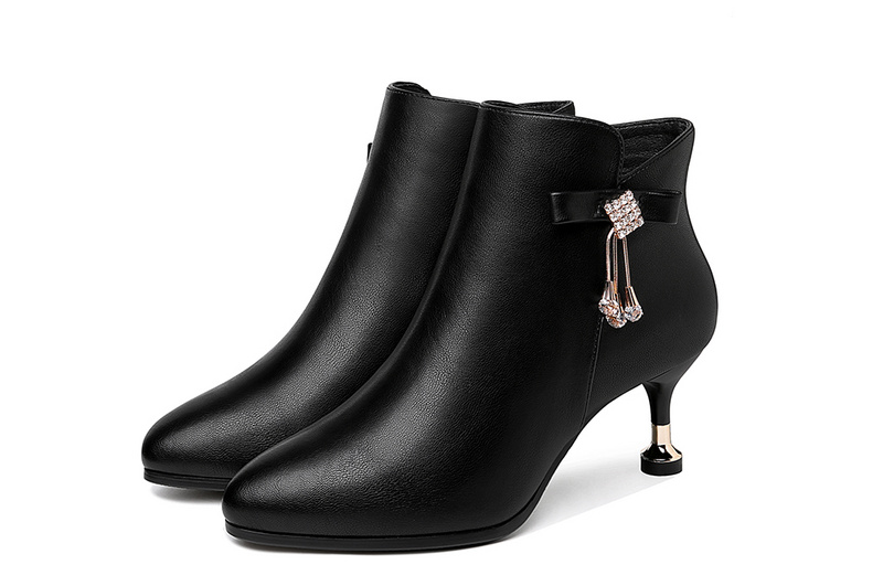 2025 shoes collection SKU-2025081